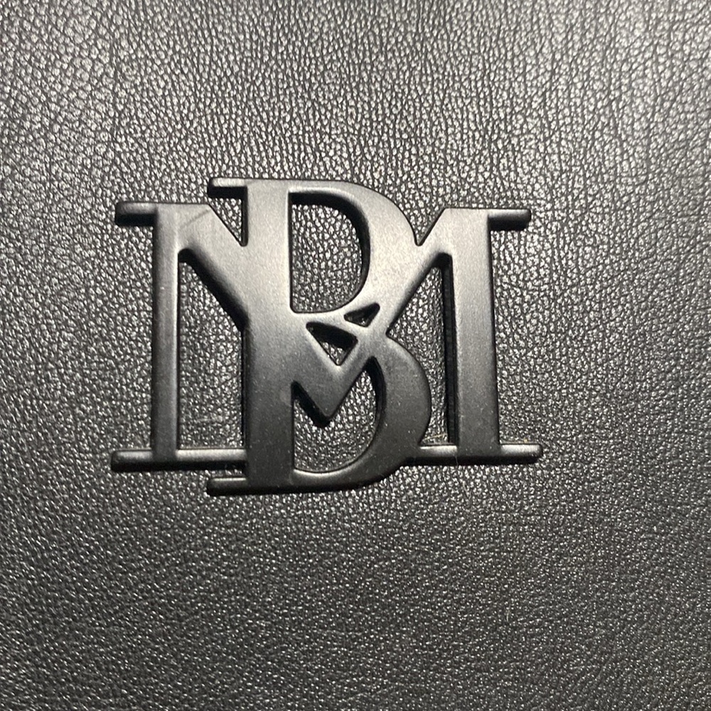 Badgley Mischka Black Satchel with Elegant Design - Picture 4 of 7